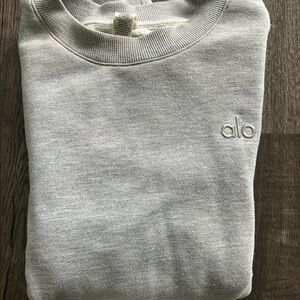 ALO Accolade sweater in “athletic grey”